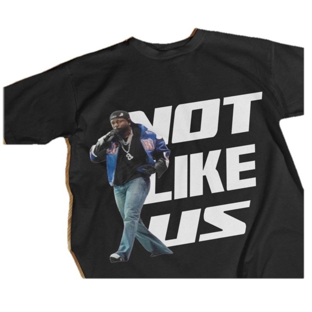 Kendrick Lamar Performing 'Not Like Us'  T-Shirt Black Large‎
